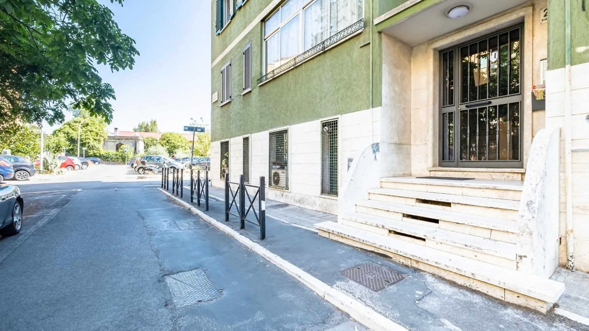 Modern Apartment - Pet Friendly - Basilica San Paolo-Colosseo Roma 0*,  Italia